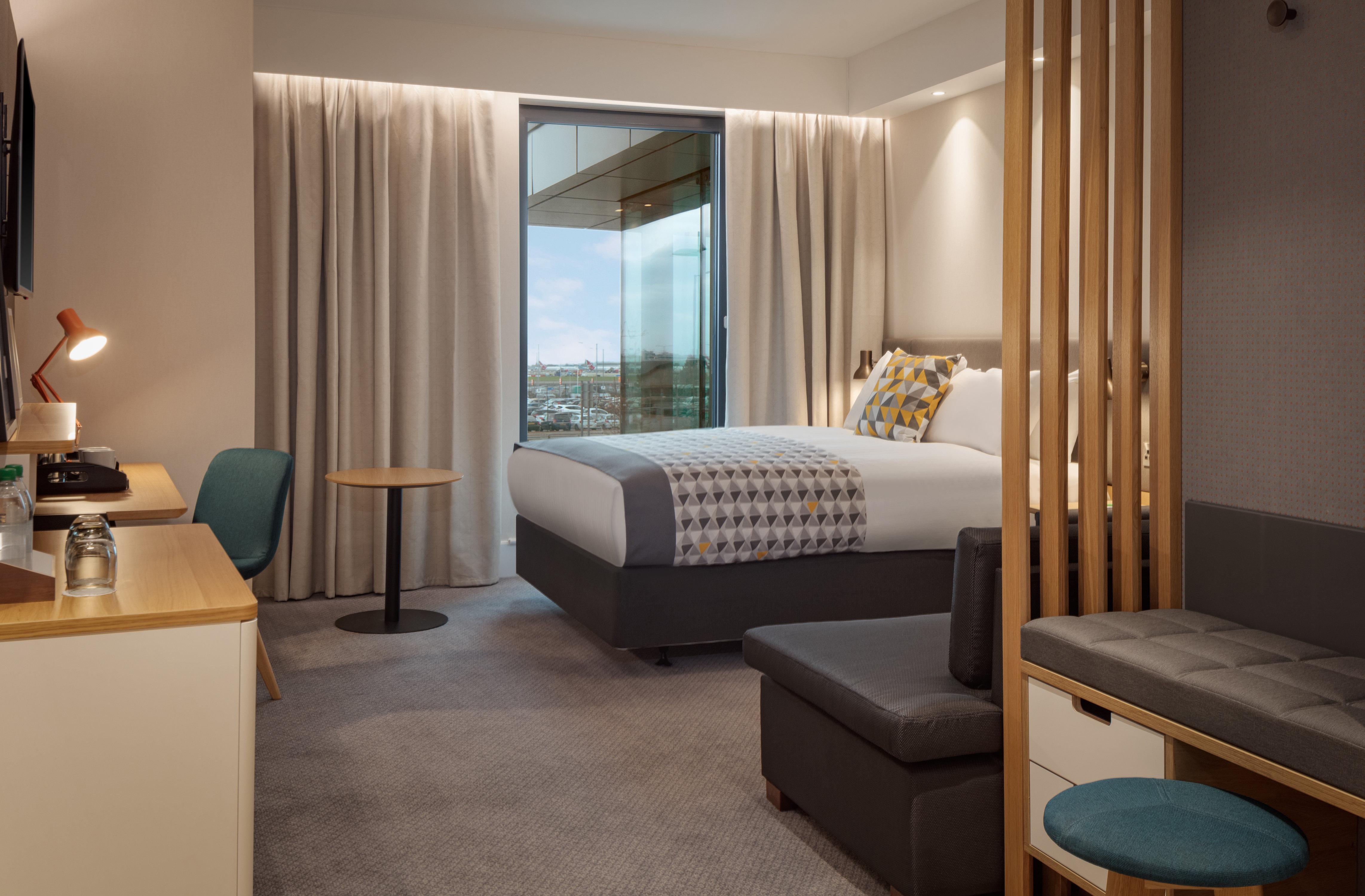 Holiday Inn London Heathrow - Bath Road By Ihg West Drayton  Экстерьер фото