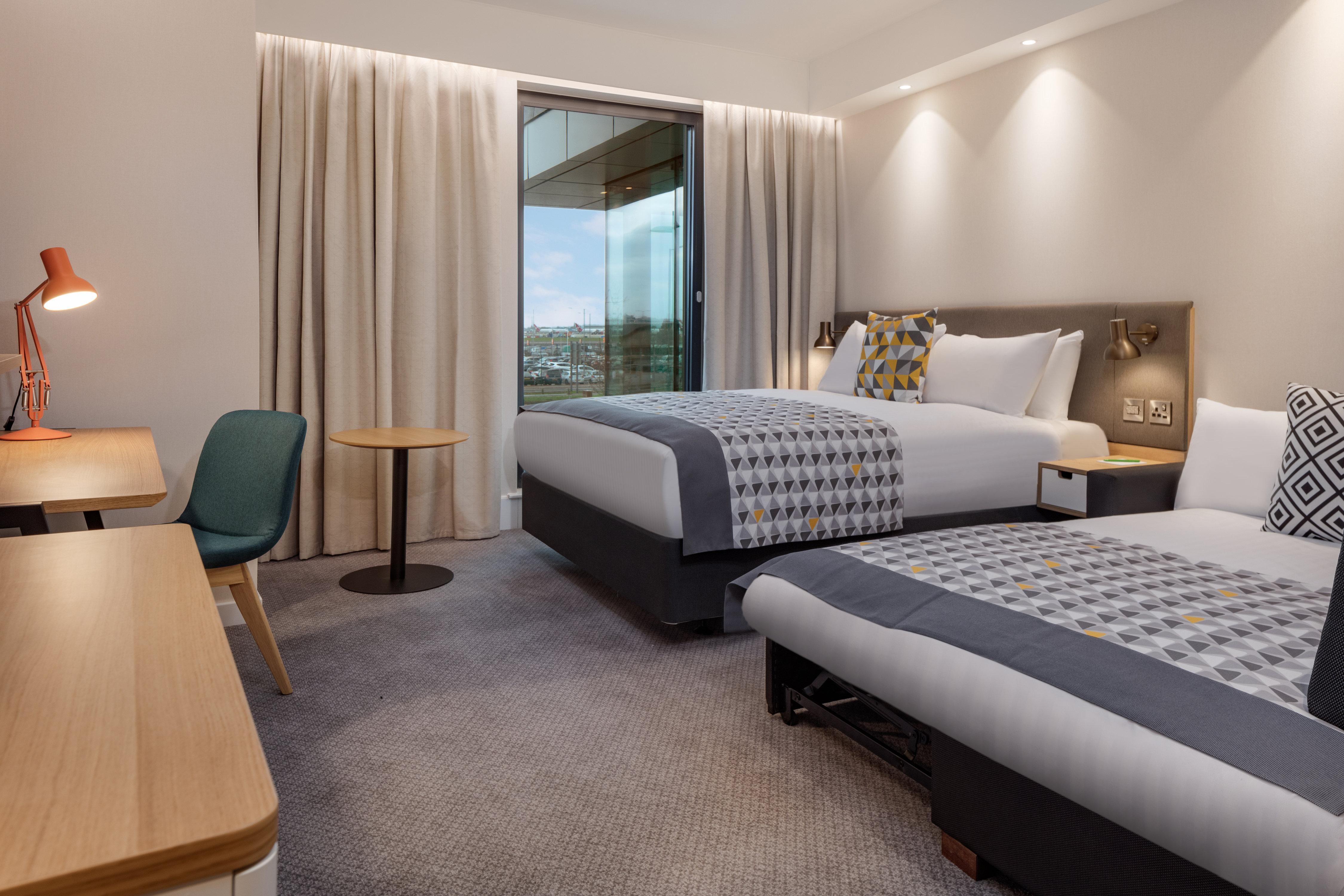 Holiday Inn London Heathrow - Bath Road By Ihg West Drayton  Экстерьер фото